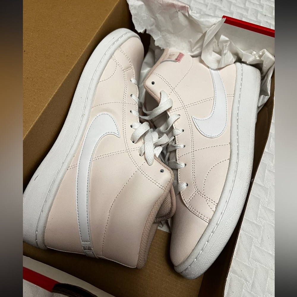 Nike Court Royale Soft Pink